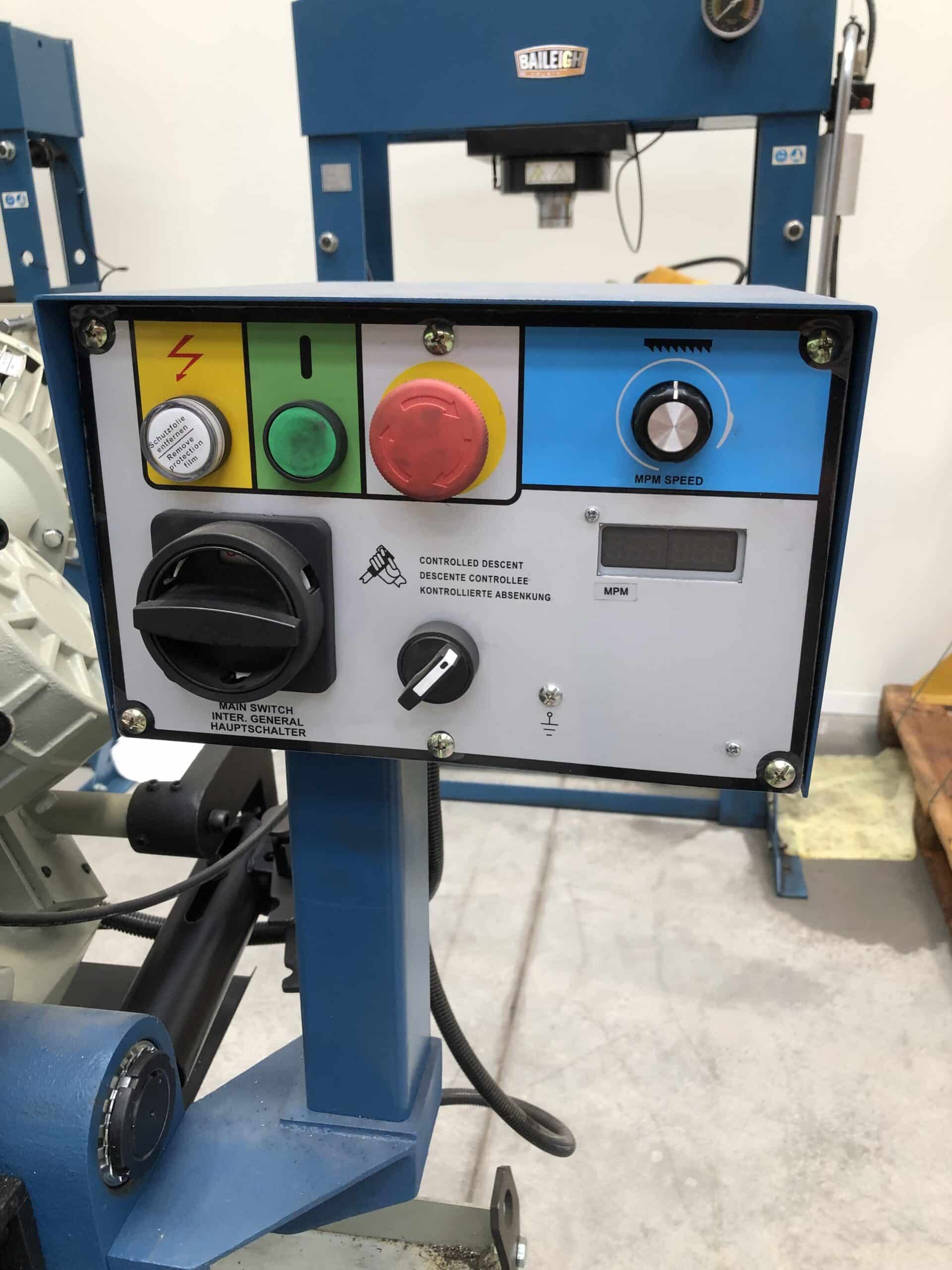Baileigh BS-350M Dual Mitering Bandsaw 240V *Ex-Demo* 2 Baileigh BS-350M Dual Mitering Bandsaw 240V *Ex-Demo* - Image 2